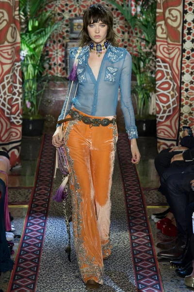 Look 2